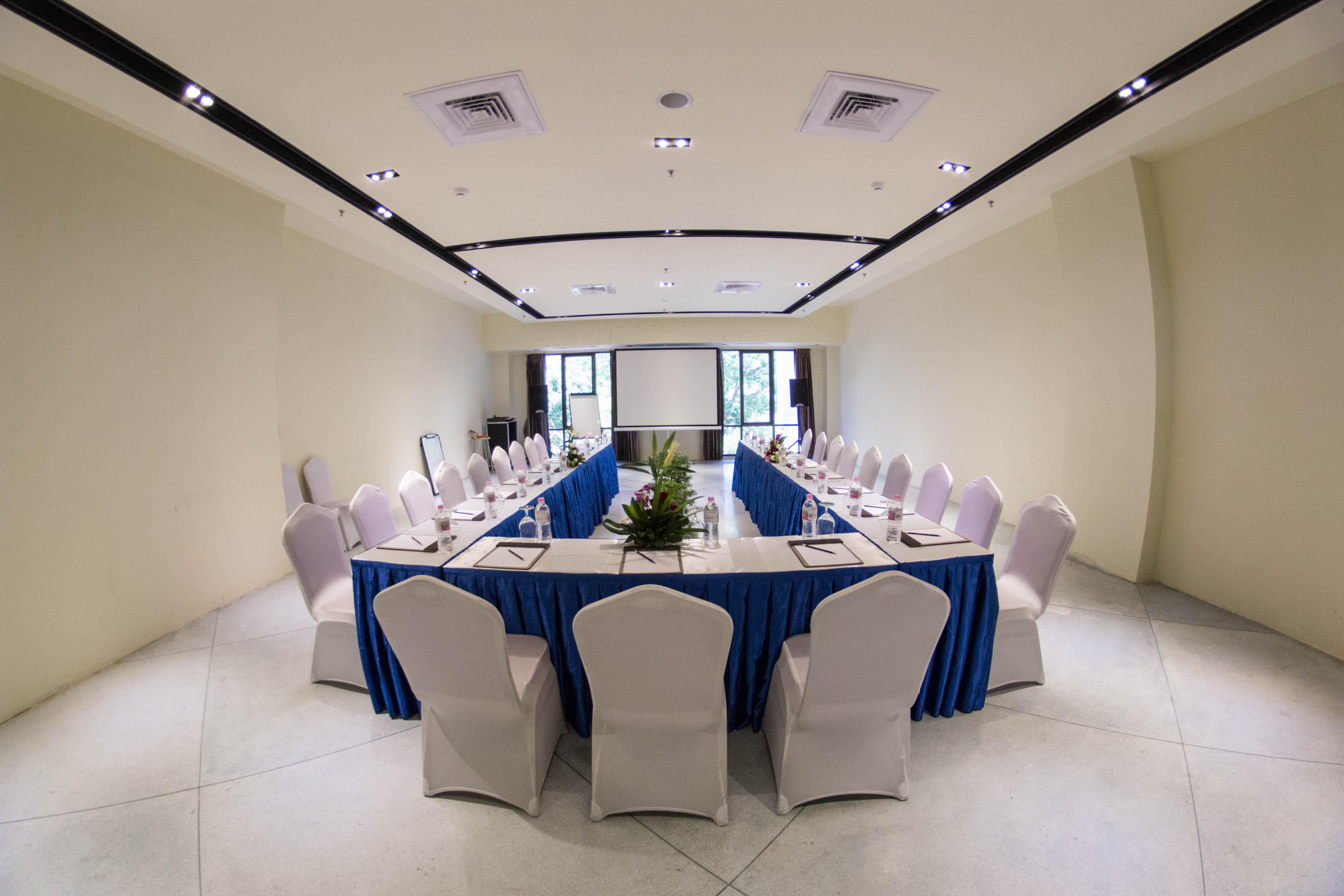 יאנגון Rose Garden Hotel מראה חיצוני תמונה