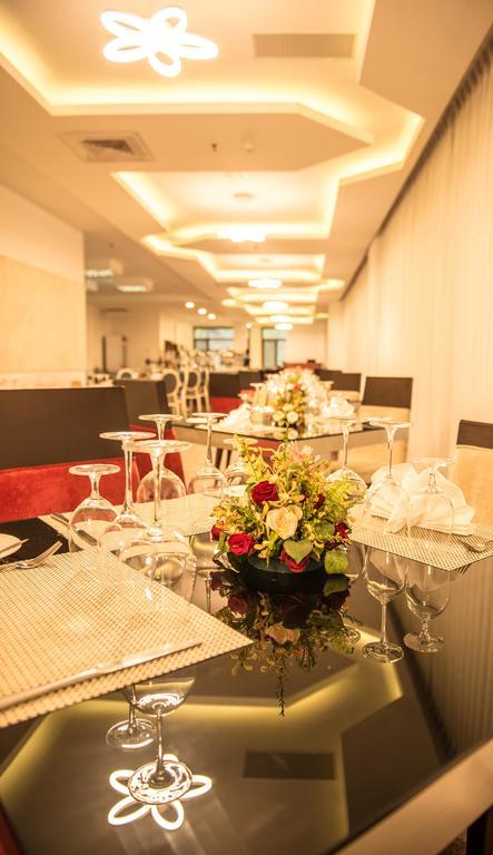 יאנגון Rose Garden Hotel מראה חיצוני תמונה